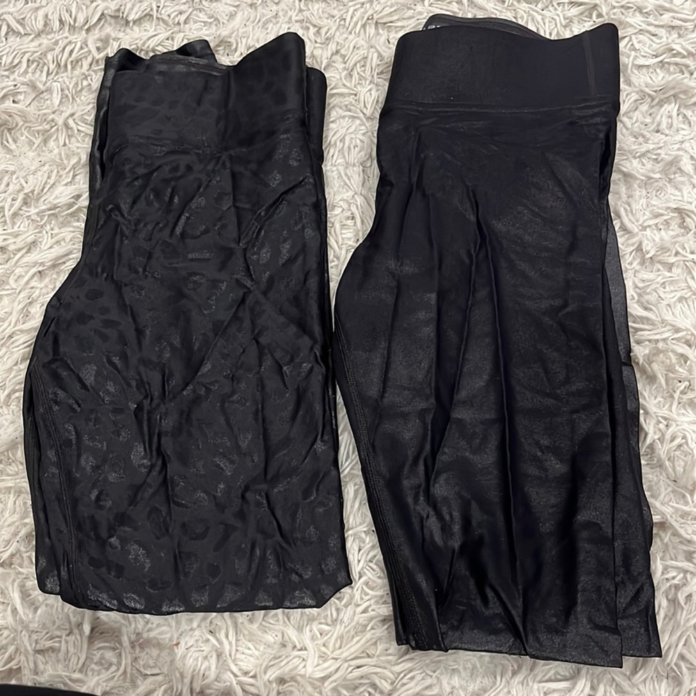 Bundle of 2 pairs of Carbon 38 leggings